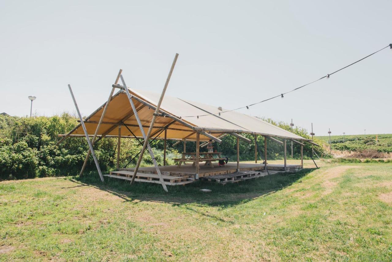 Family & Surfhostel Petten Exterior photo
