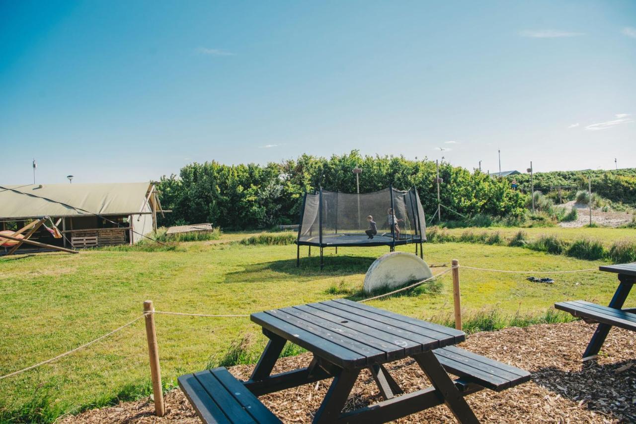 Family & Surfhostel Petten Exterior photo