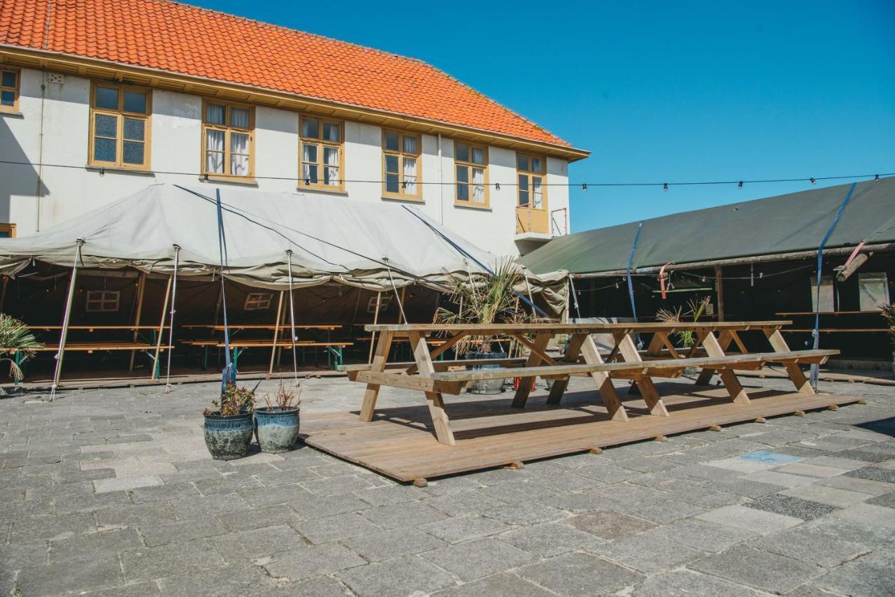 Family & Surfhostel Petten Exterior photo